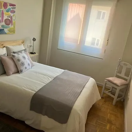 Precioso Soleado, Recien Amueblado En * ヒホン